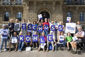 Foto Tschüss Kohle Übergabe Unterschriften Rathaus (c) Daniel Müller