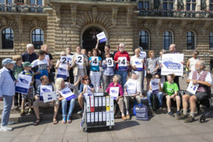 Foto Übergabe Unterschriften Tschüss Kohle 8.6.18 (c) Daniel Müller